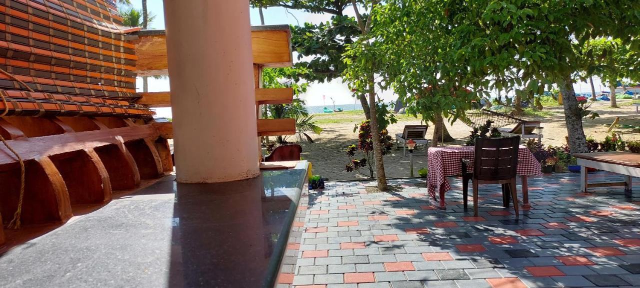 Marari Anna Beach Villa Mararikulam Buitenkant foto