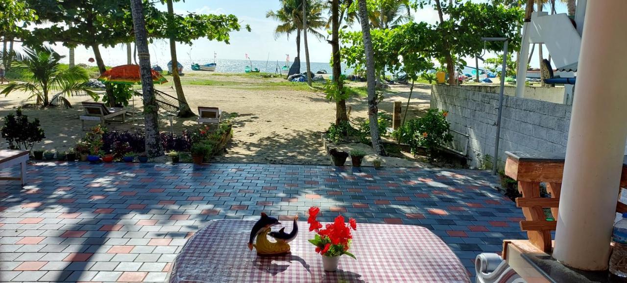 Marari Anna Beach Villa Mararikulam Buitenkant foto
