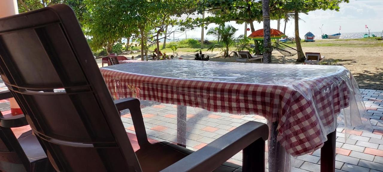 Marari Anna Beach Villa Mararikulam Buitenkant foto