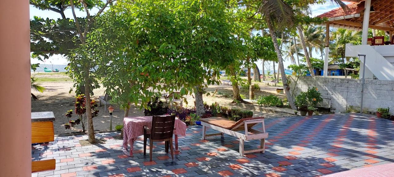 Marari Anna Beach Villa Mararikulam Buitenkant foto