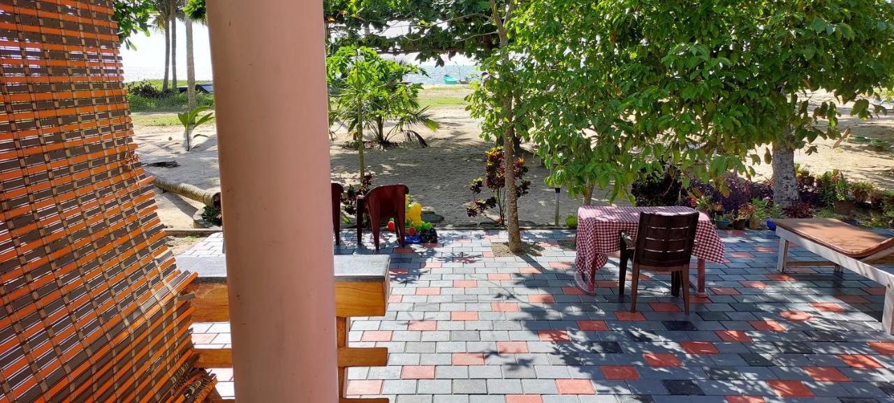 Marari Anna Beach Villa Mararikulam Buitenkant foto