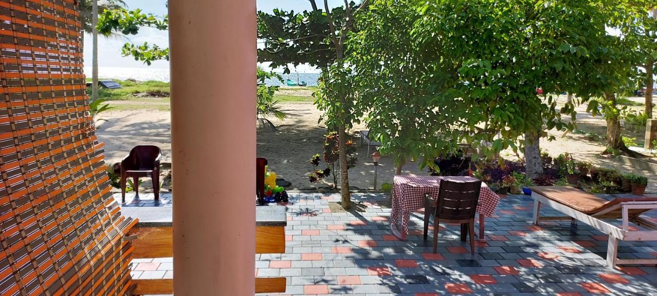 Marari Anna Beach Villa Mararikulam Buitenkant foto