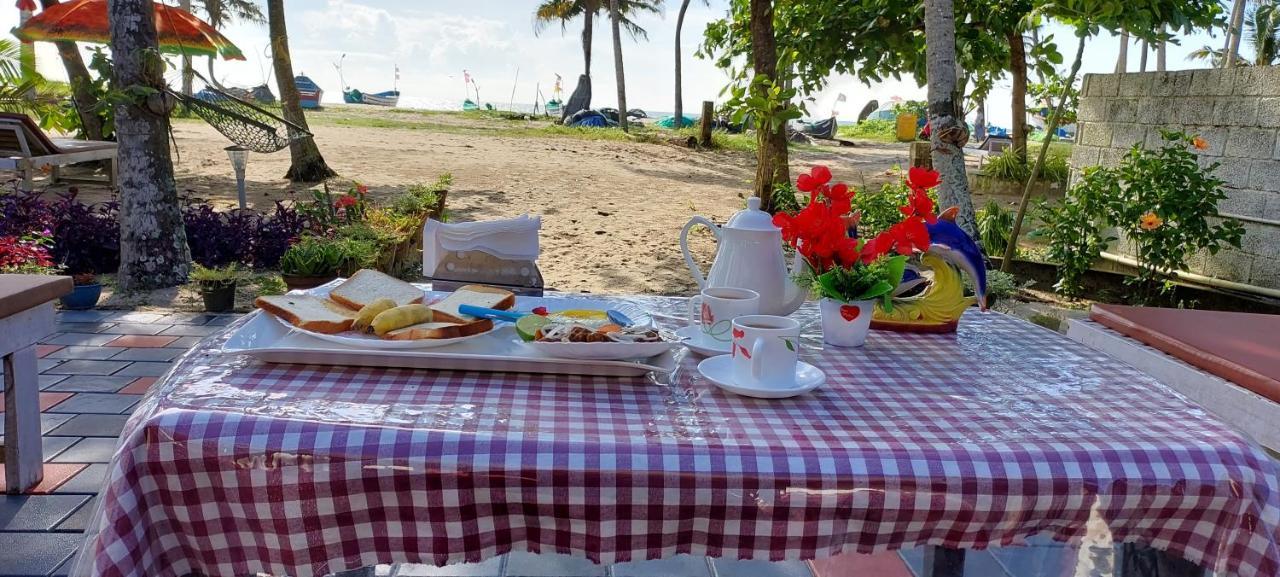 Marari Anna Beach Villa Mararikulam Buitenkant foto