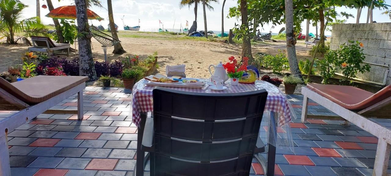 Marari Anna Beach Villa Mararikulam Buitenkant foto