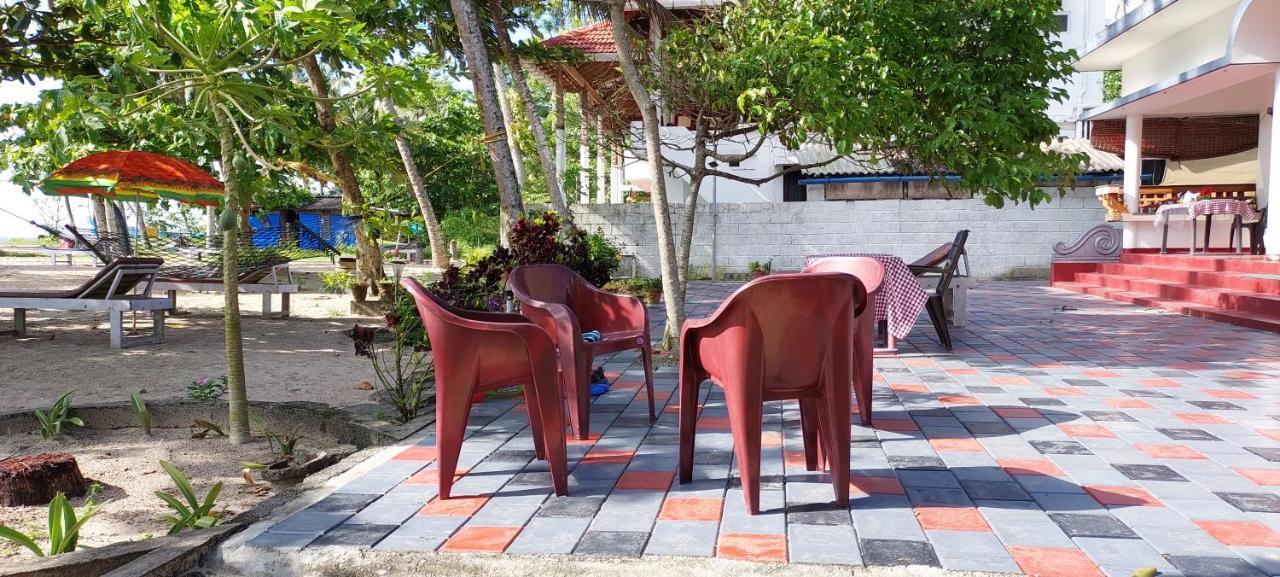 Marari Anna Beach Villa Mararikulam Buitenkant foto