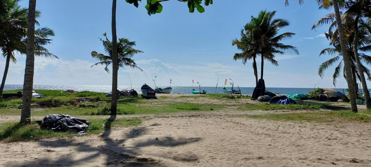Marari Anna Beach Villa Mararikulam Buitenkant foto