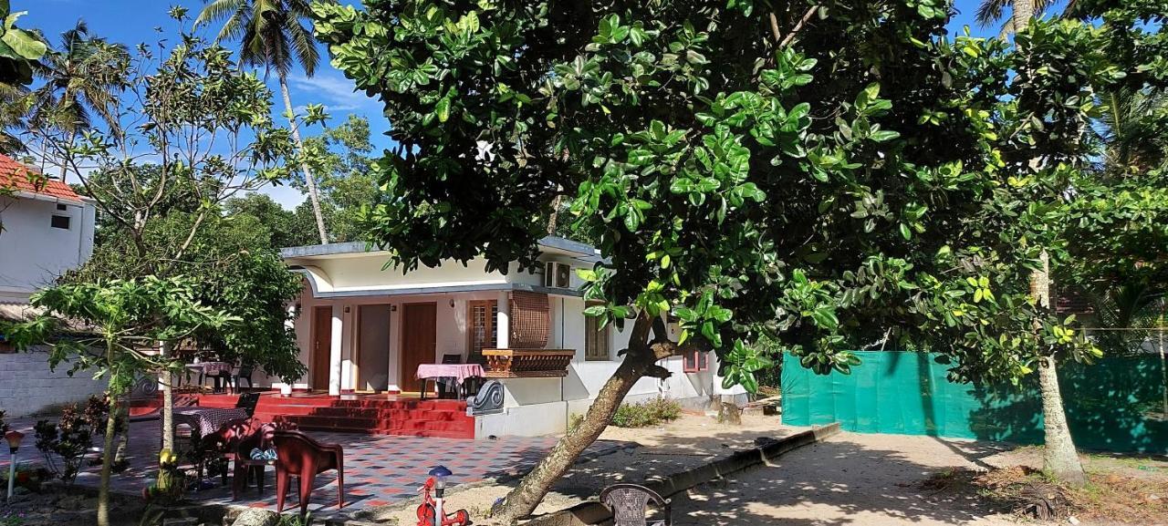 Marari Anna Beach Villa Mararikulam Buitenkant foto