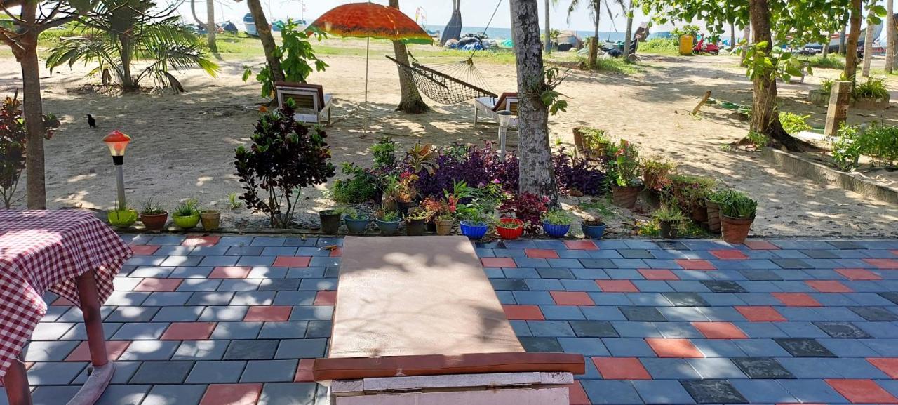 Marari Anna Beach Villa Mararikulam Buitenkant foto
